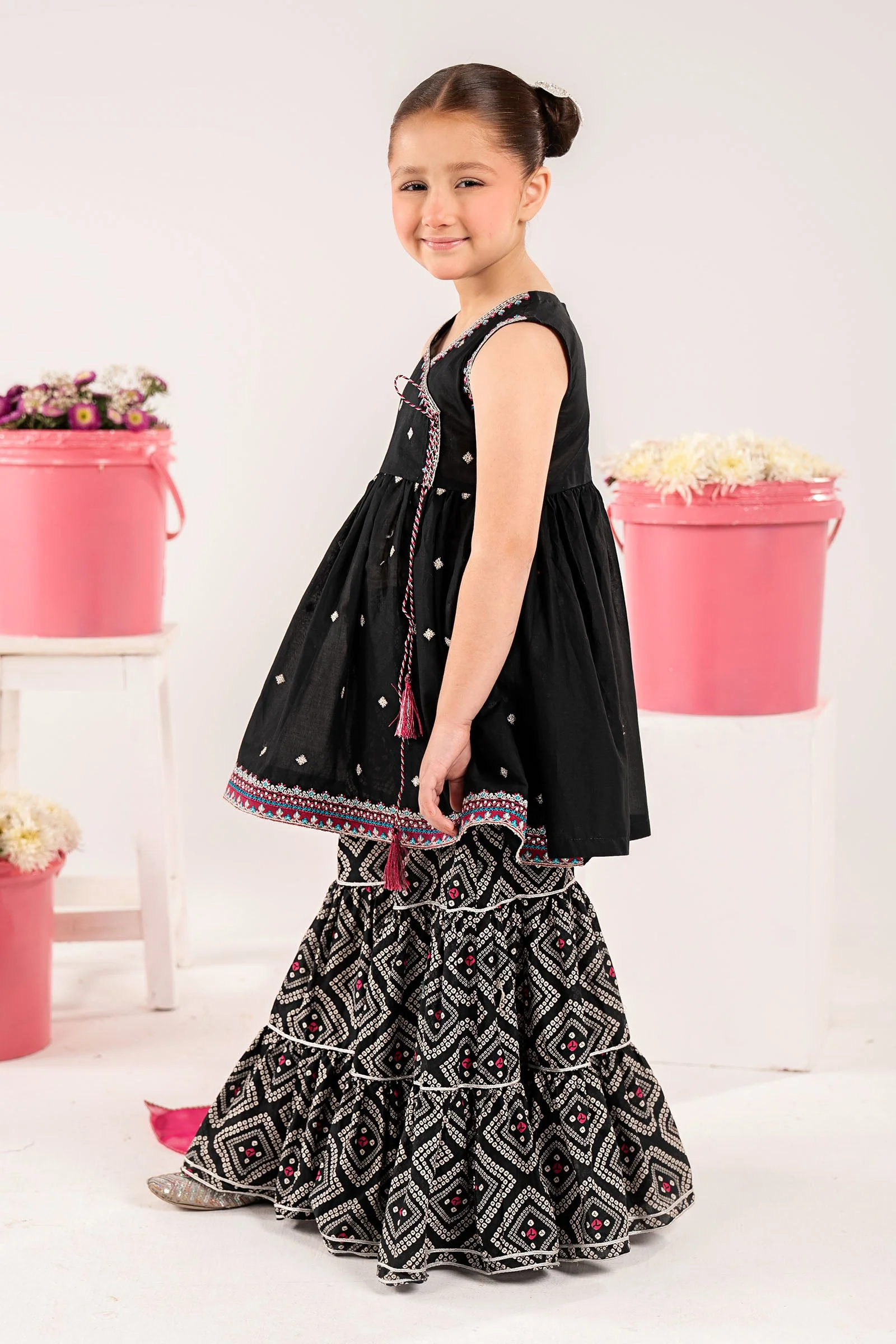 3 Piece Embroidered Lawn Suit - Image 7
