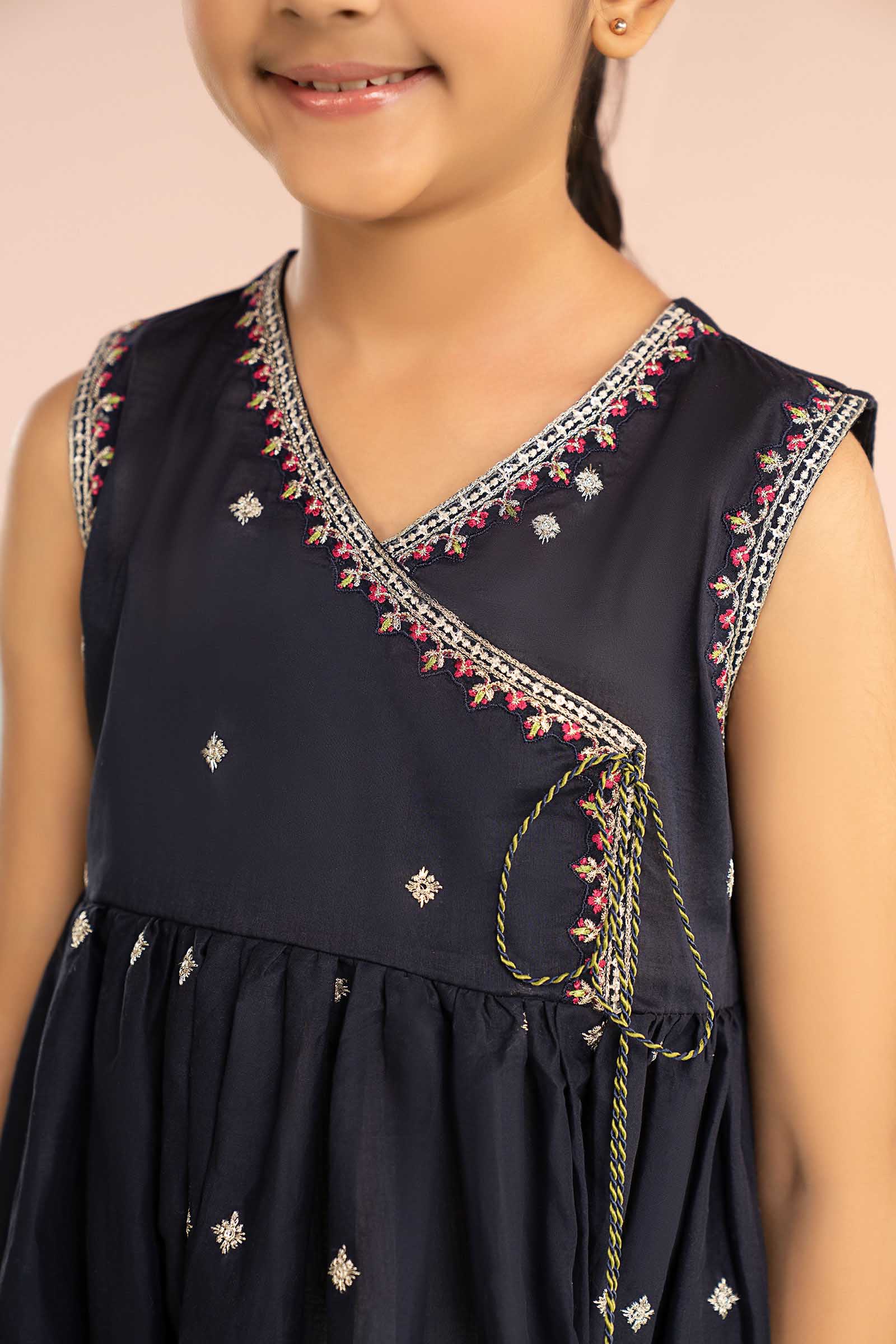 3 Piece Embroidered Lawn Suit - Image 3