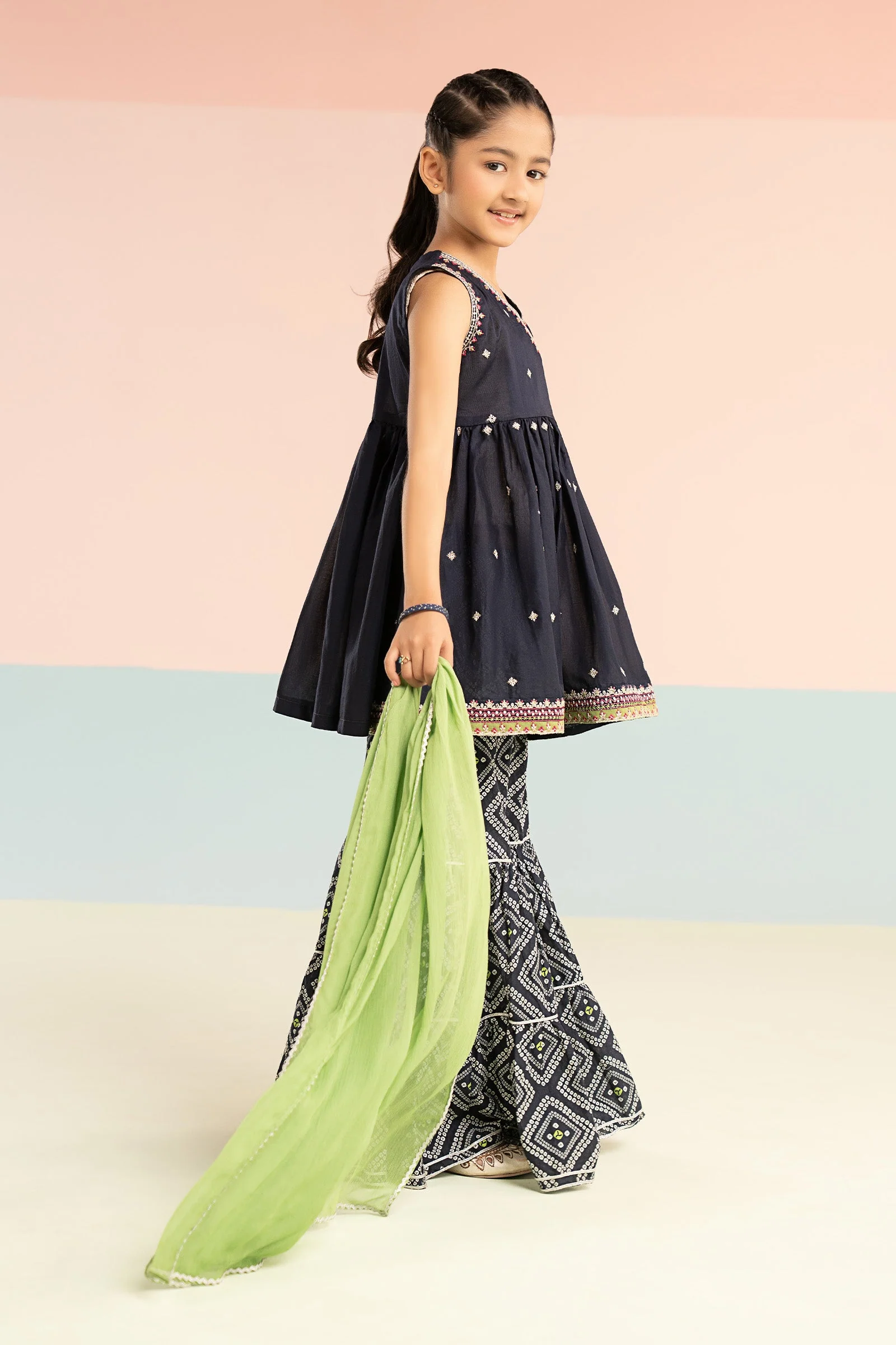 3 Piece Embroidered Lawn Suit - Image 5