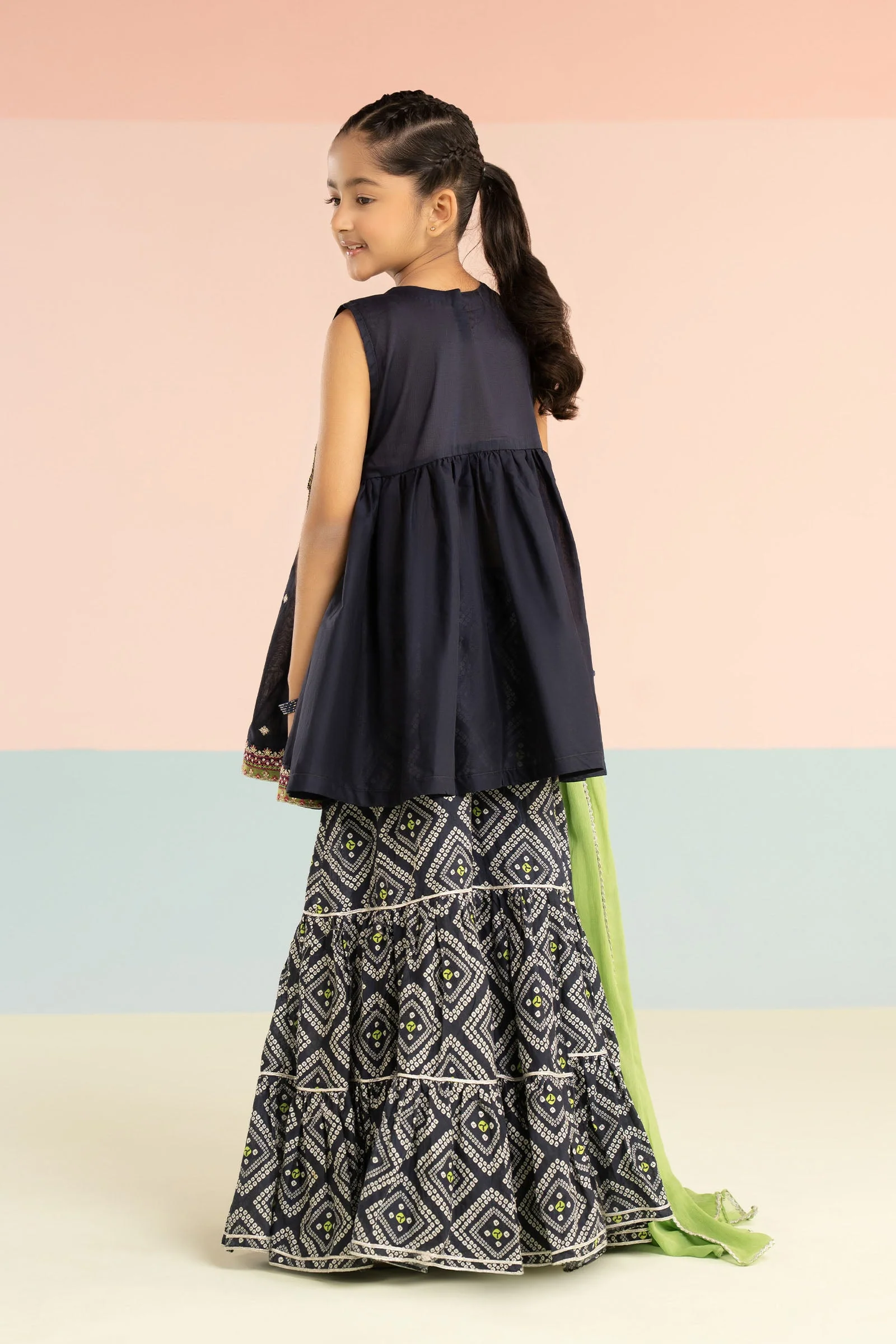 3 Piece Embroidered Lawn Suit - Image 6