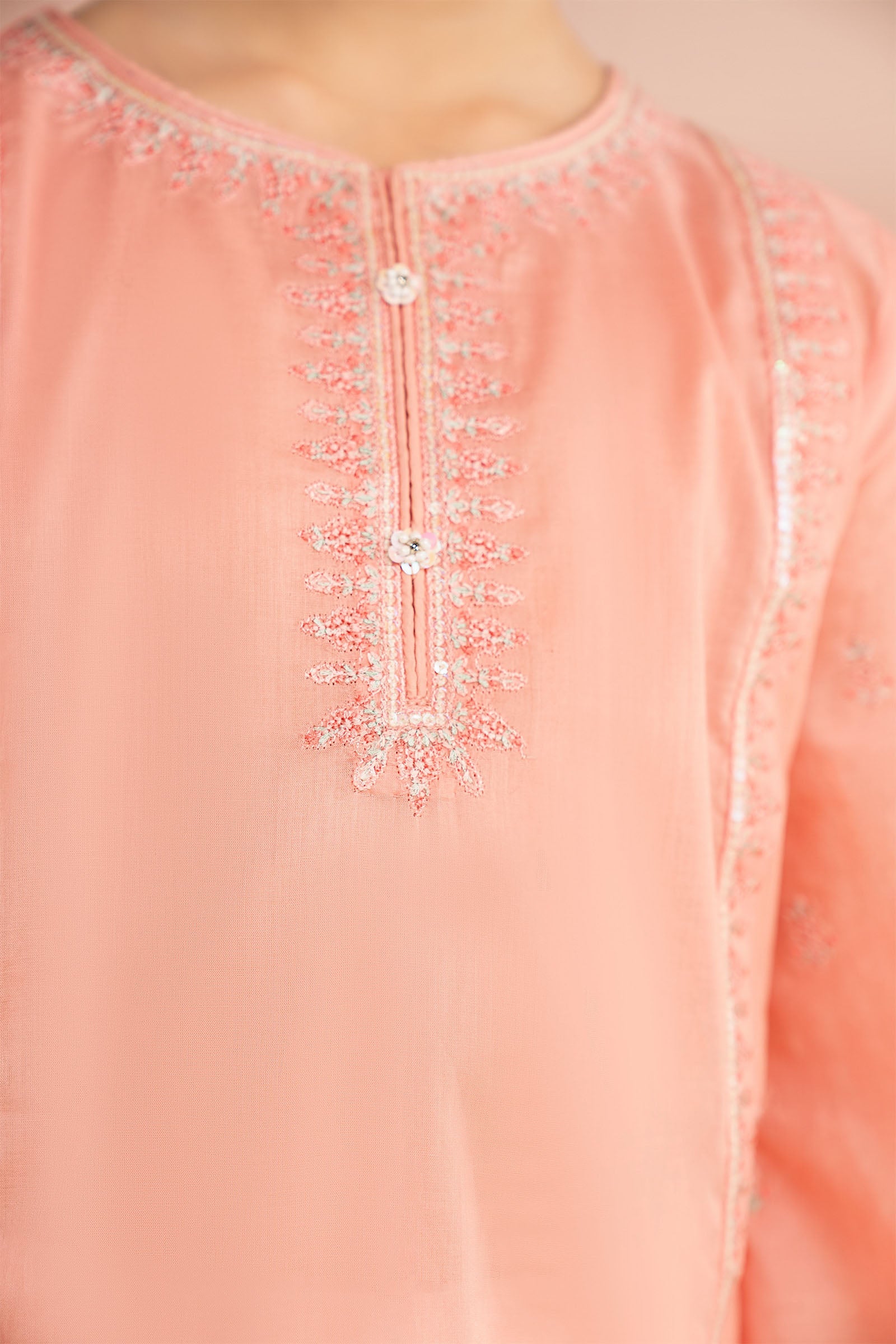 3 Piece Embroidered Lawn Suit - Image 4