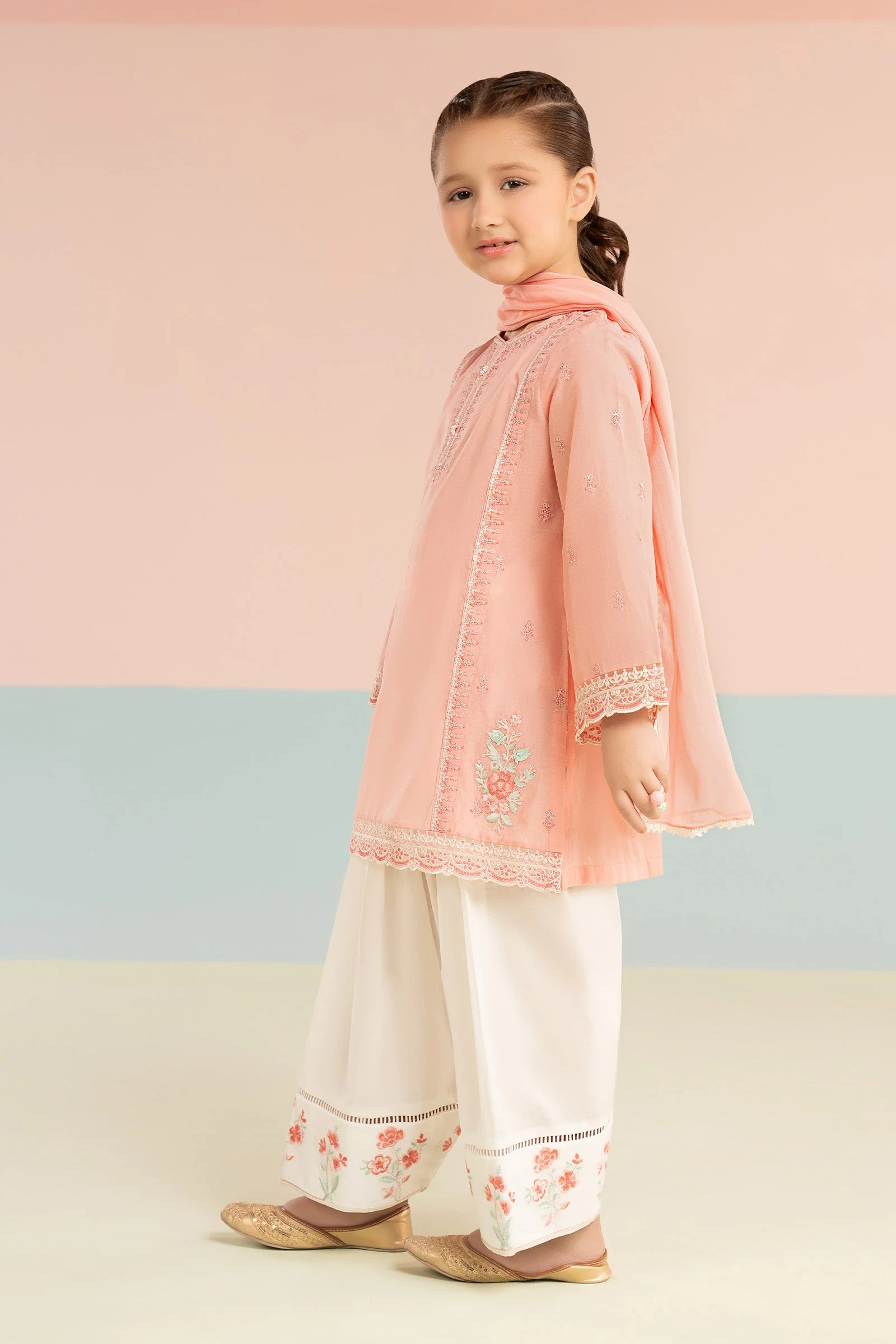 3 Piece Embroidered Lawn Suit - Image 7