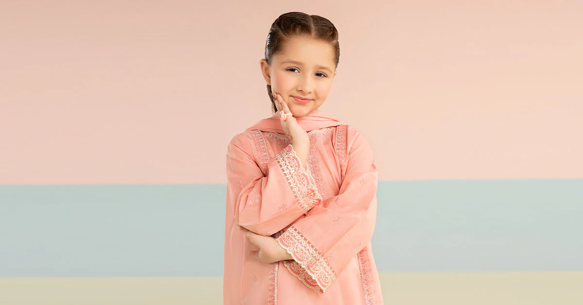 3 Piece Embroidered Lawn Suit - Image 9