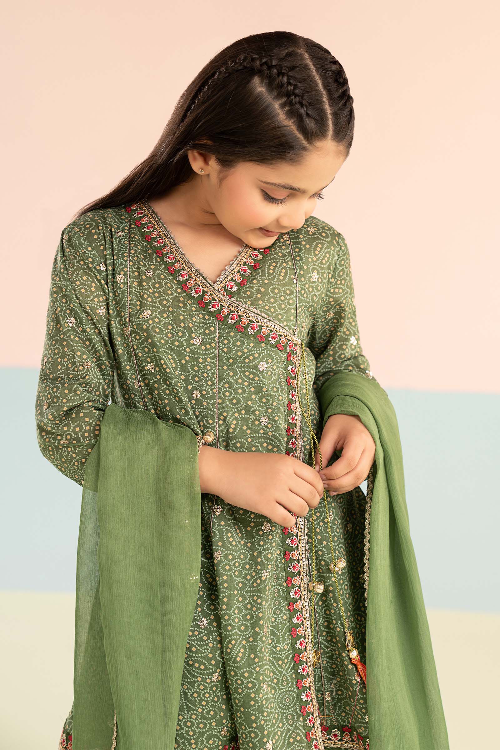 3 Piece Embroidered Lawn Suit - Image 4