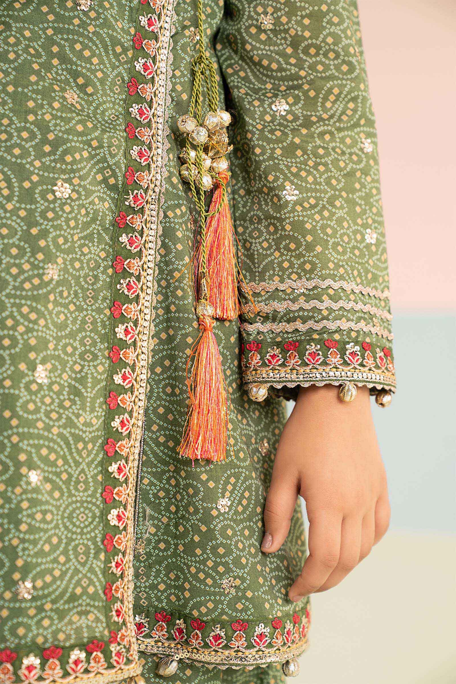 3 Piece Embroidered Lawn Suit - Image 6