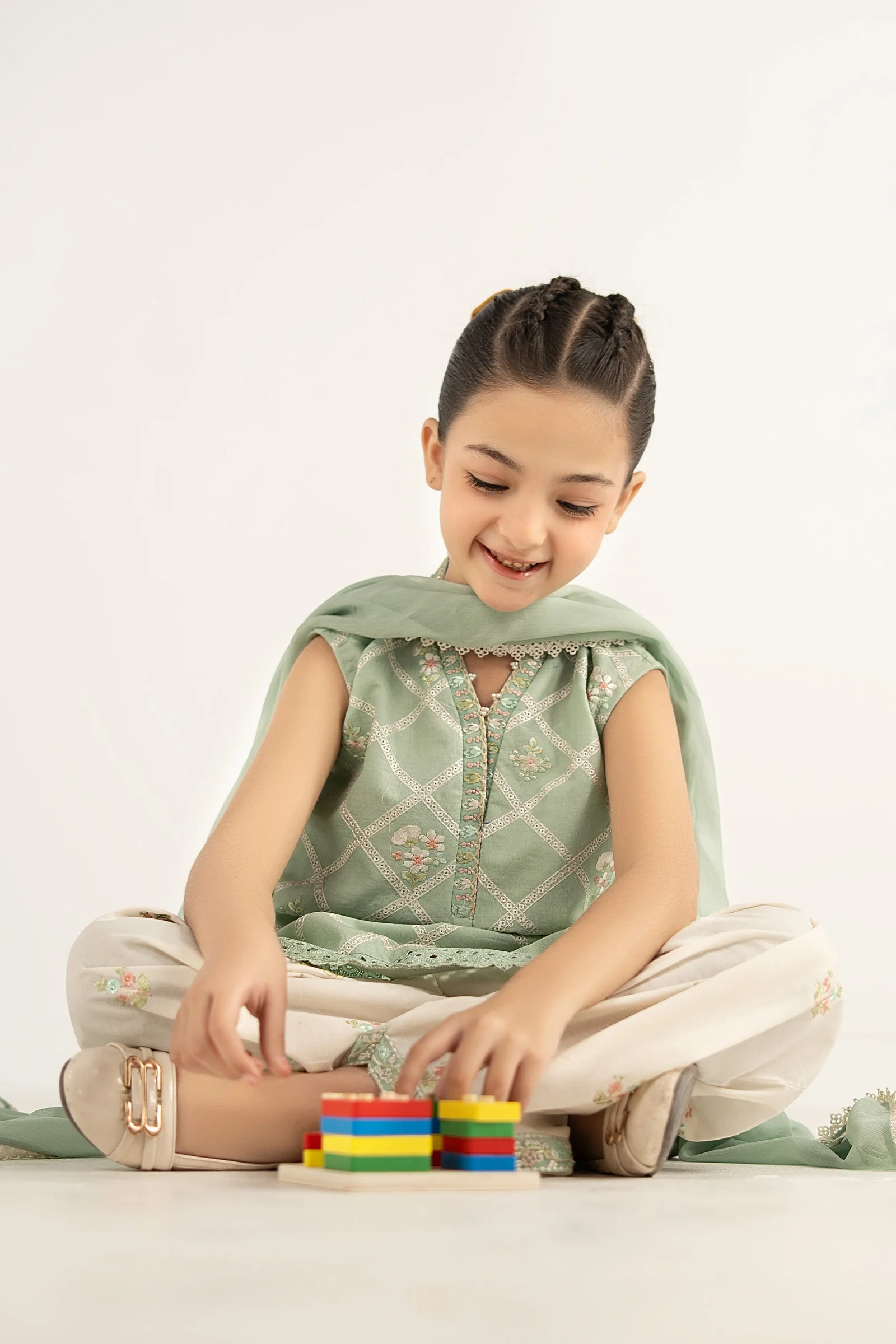 3 Piece Embroidered Dobby Lawn Suit - Image 2