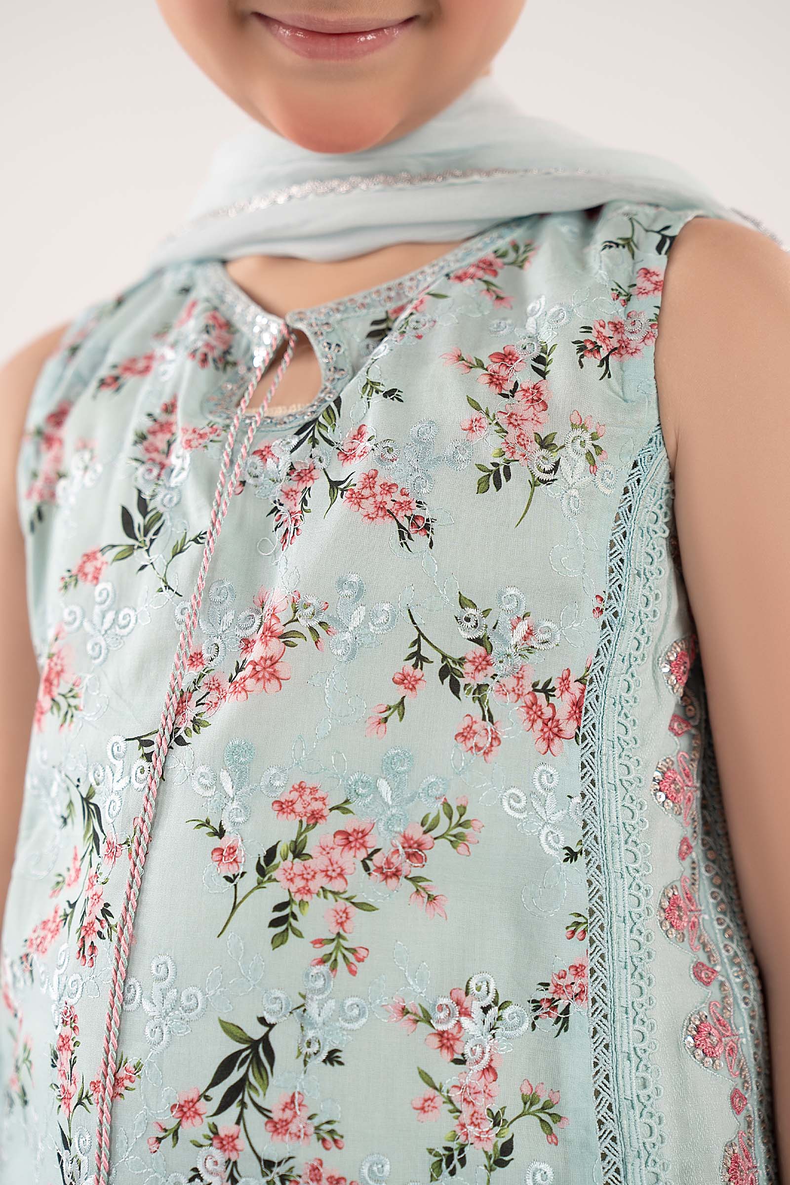 3 Piece Embroidered Lawn Suit - Image 3