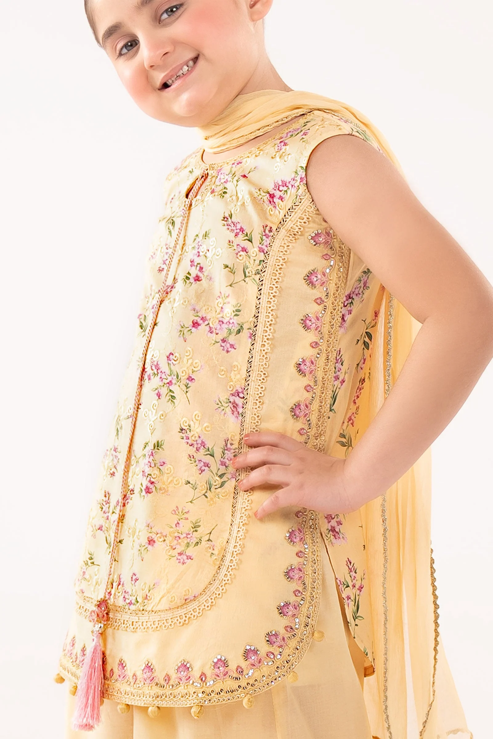 3 Piece Embroidered Lawn Suit - Image 3