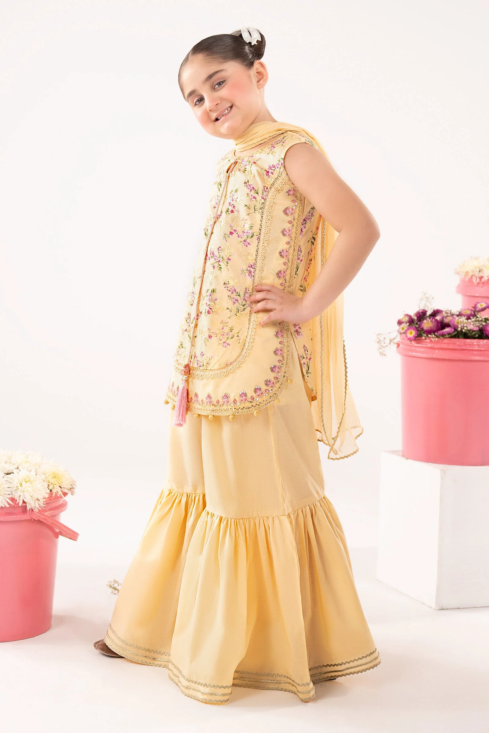 3 Piece Embroidered Lawn Suit - Image 4