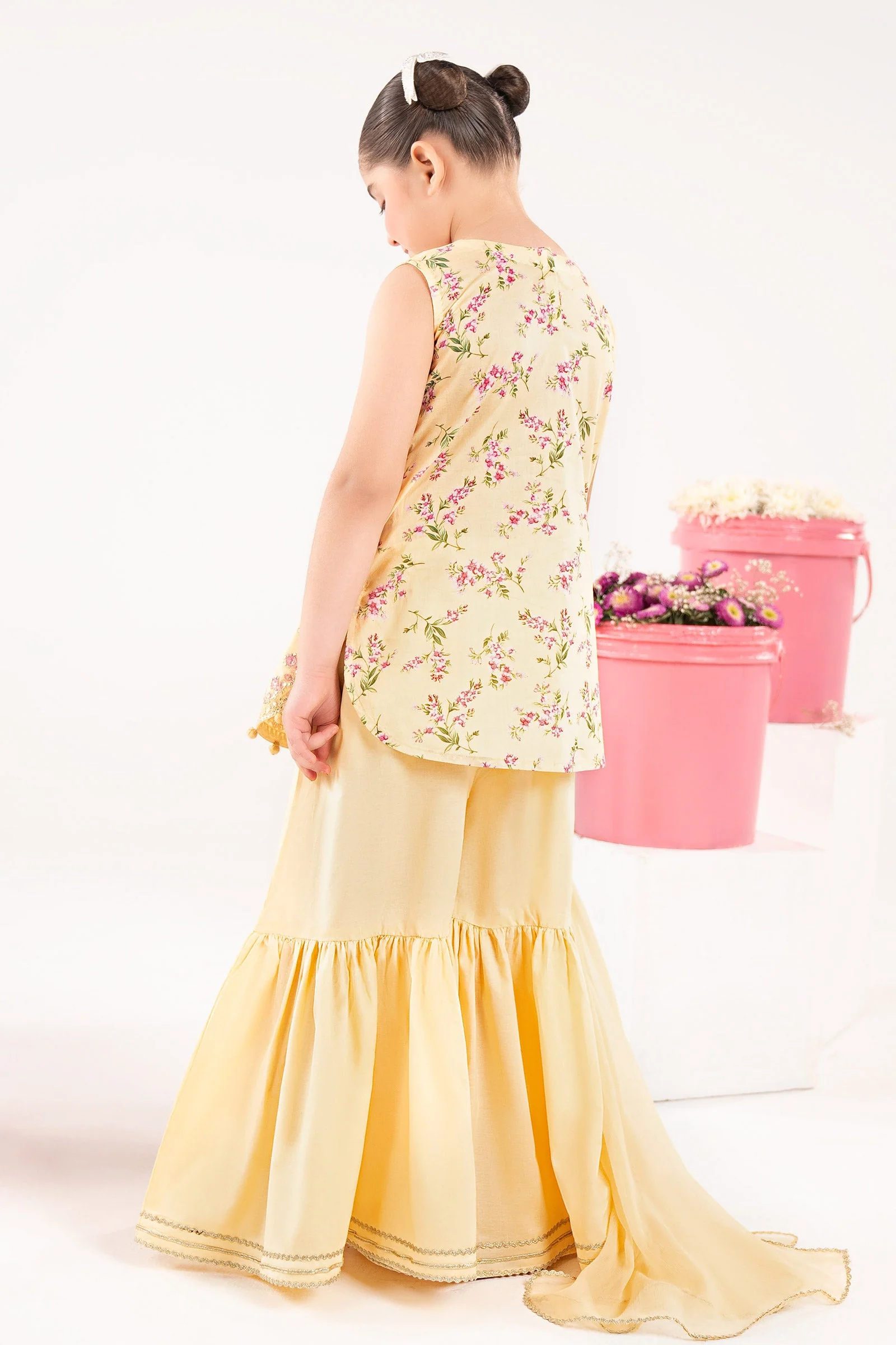 3 Piece Embroidered Lawn Suit - Image 5
