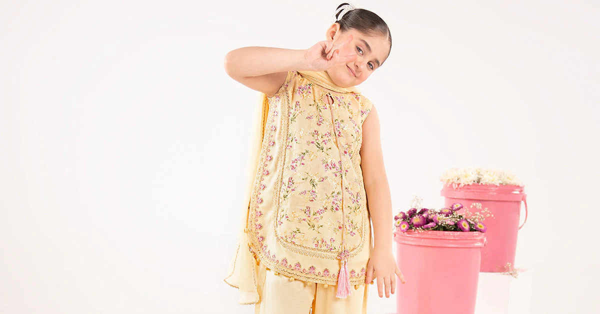 3 Piece Embroidered Lawn Suit - Image 6