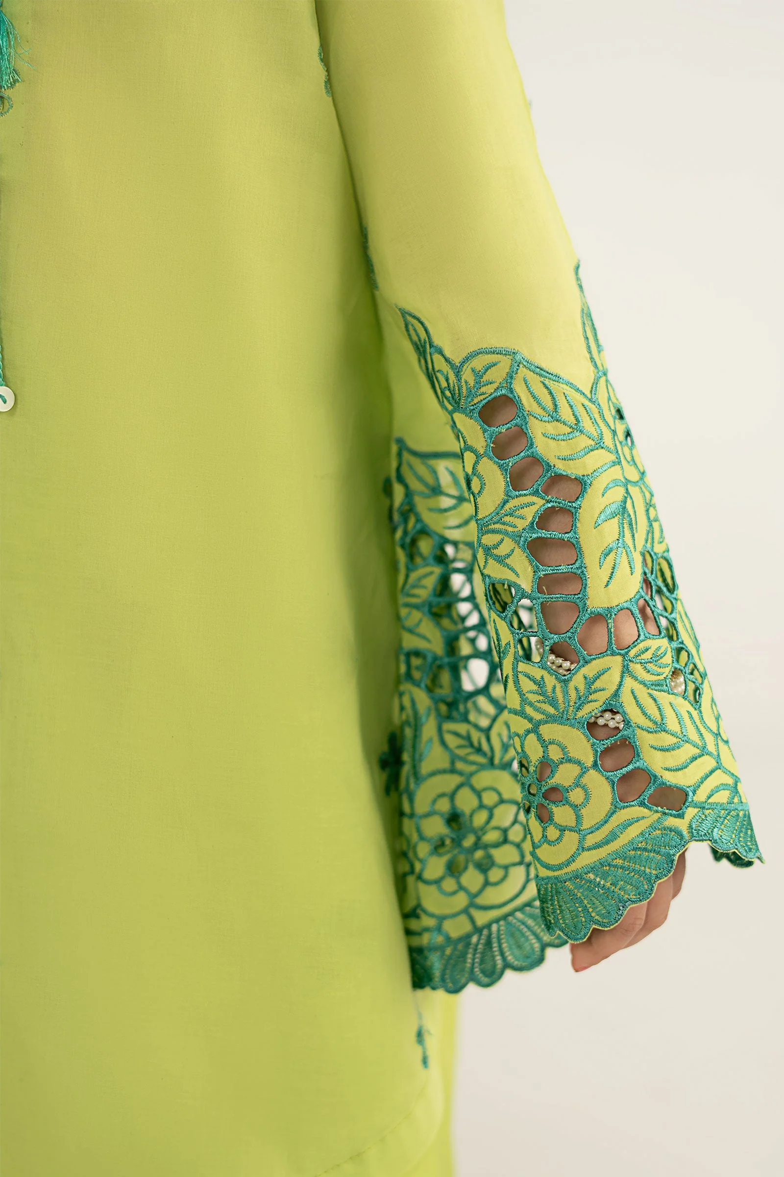 2 Piece Embroidered Lawn Suit - Image 5