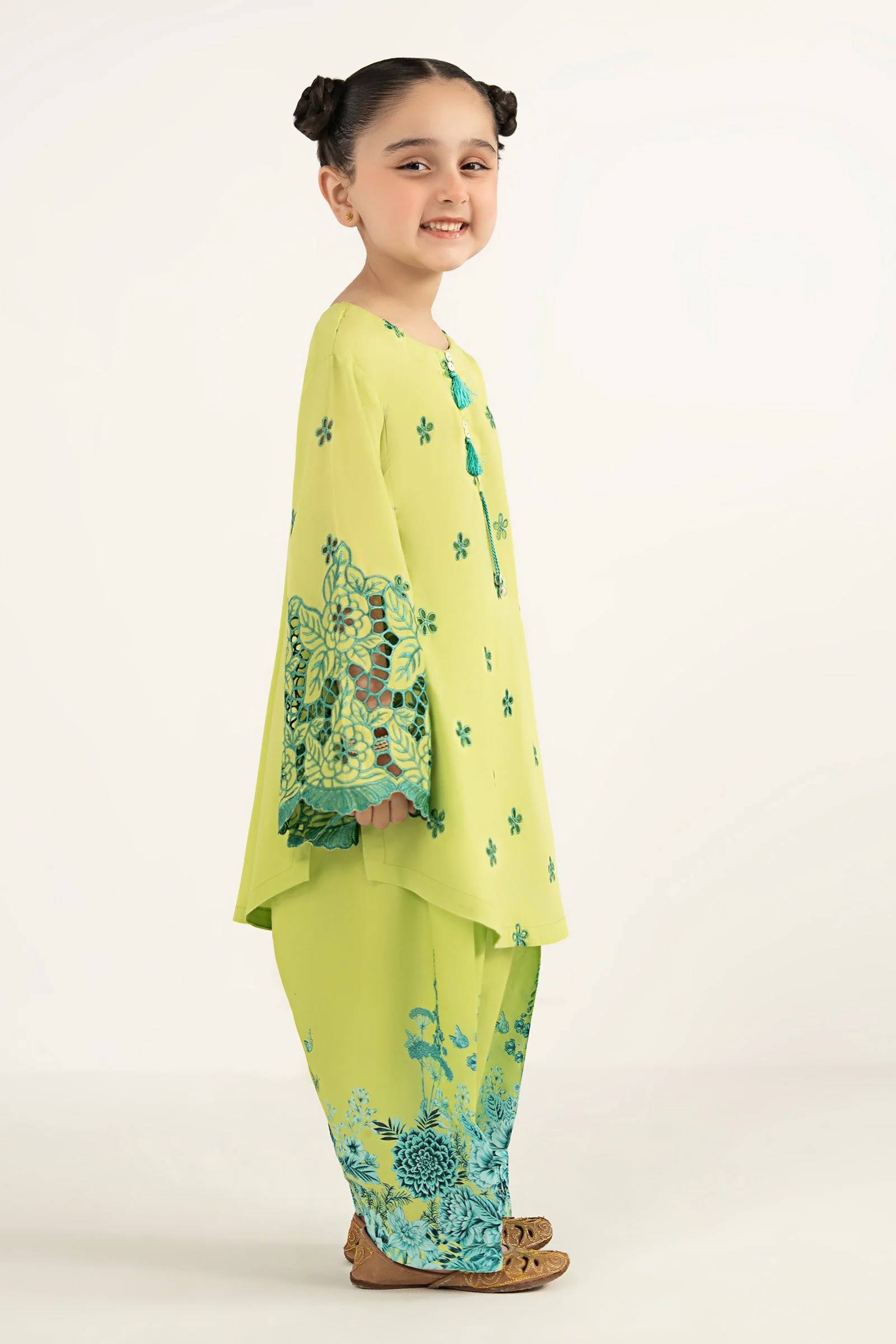 2 Piece Embroidered Lawn Suit - Image 7