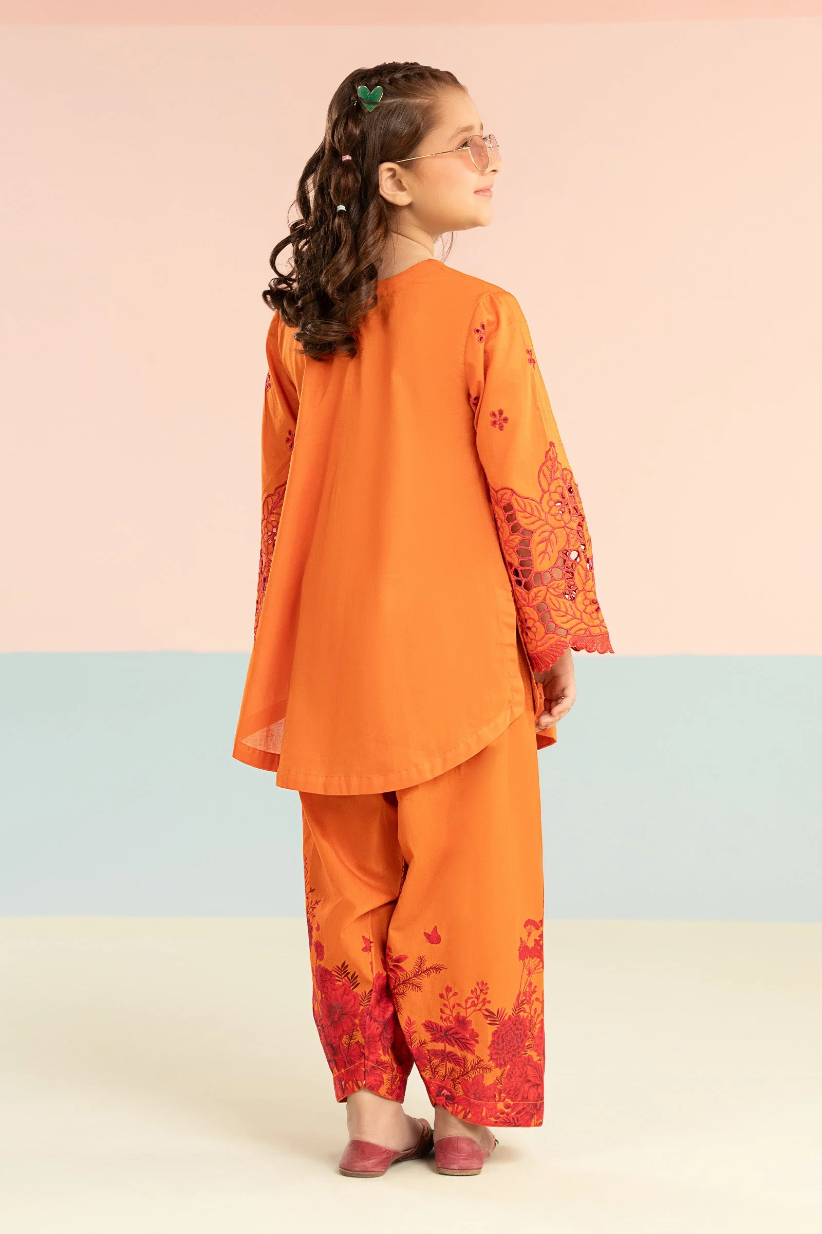 2 Piece Embroidered Lawn Suit - Image 9