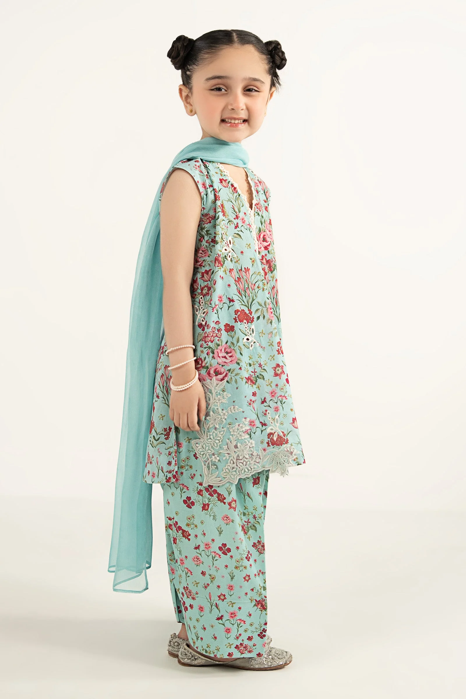 3 Piece Embroidered Lawn Suit - Image 7