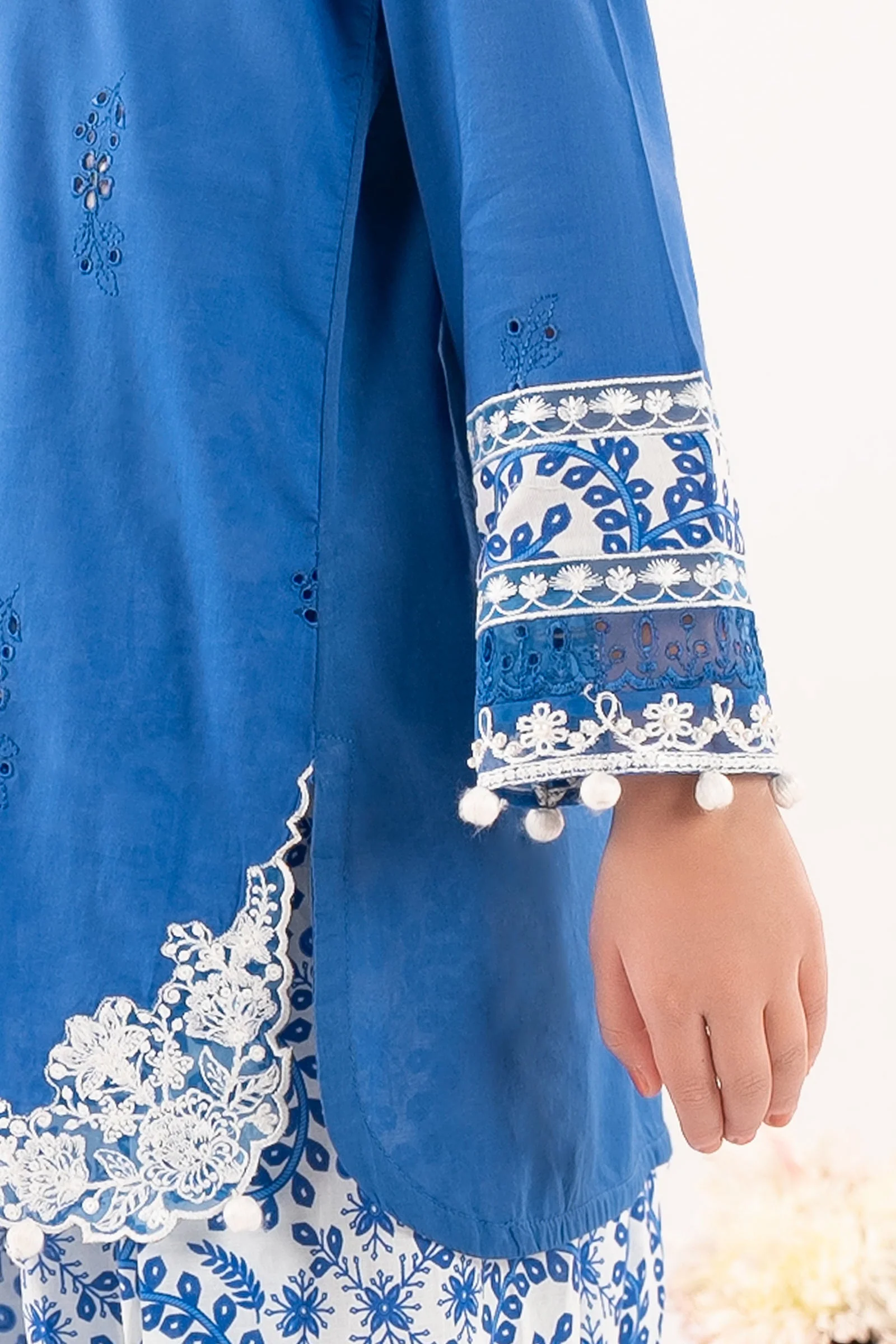 2 Piece Embroidered Lawn Suit - Image 4