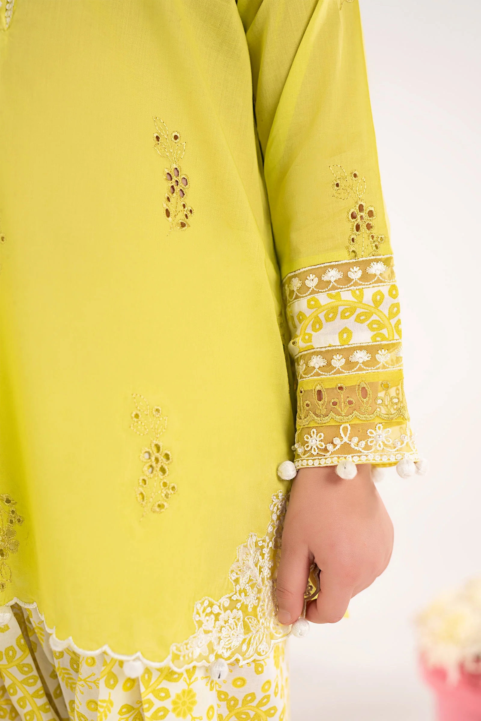 2 Piece Embroidered Lawn Suit - Image 4