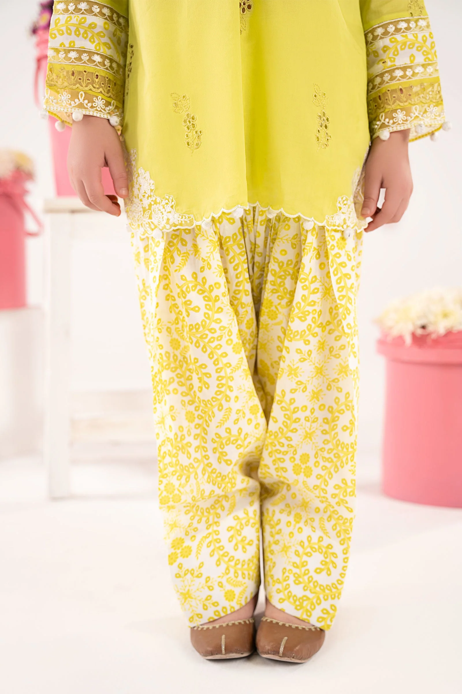 2 Piece Embroidered Lawn Suit - Image 5