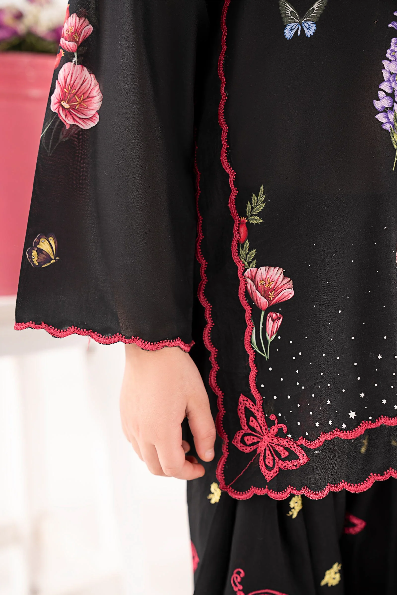2 Piece Embroidered Lawn Suit - Image 4