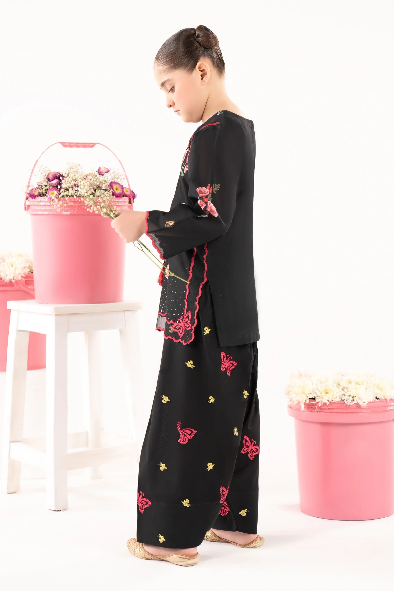 2 Piece Embroidered Lawn Suit - Image 7