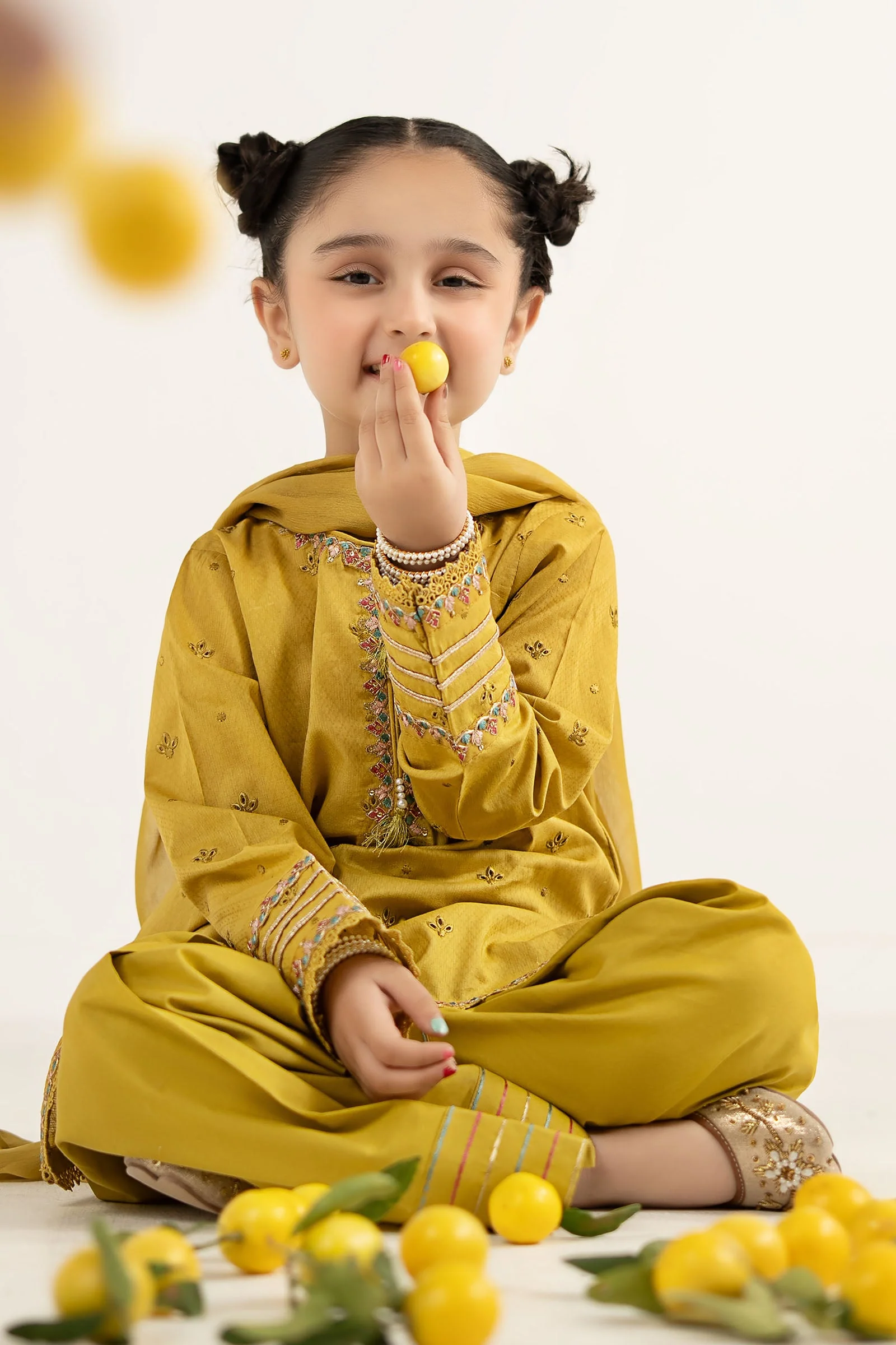 3 Piece Embroidered Dobby Lawn Suit - Image 3