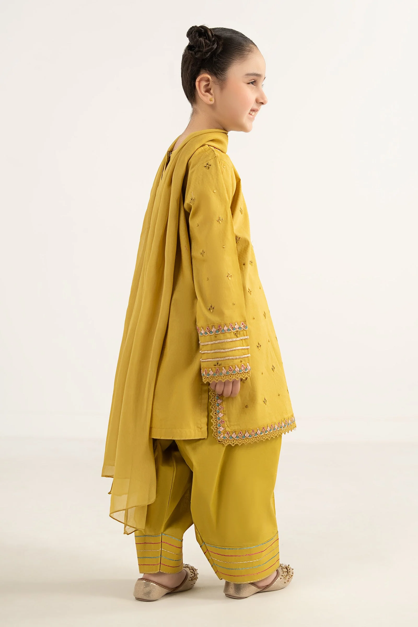 3 Piece Embroidered Dobby Lawn Suit - Image 9