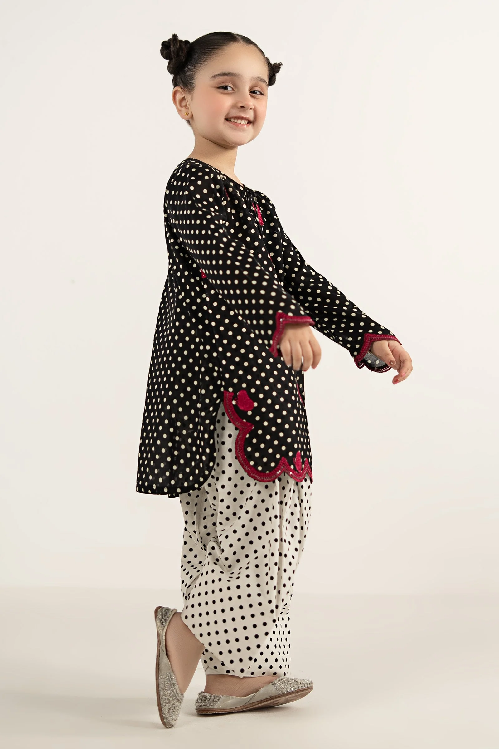 2 Piece Embroidered Lawn Suit - Image 5