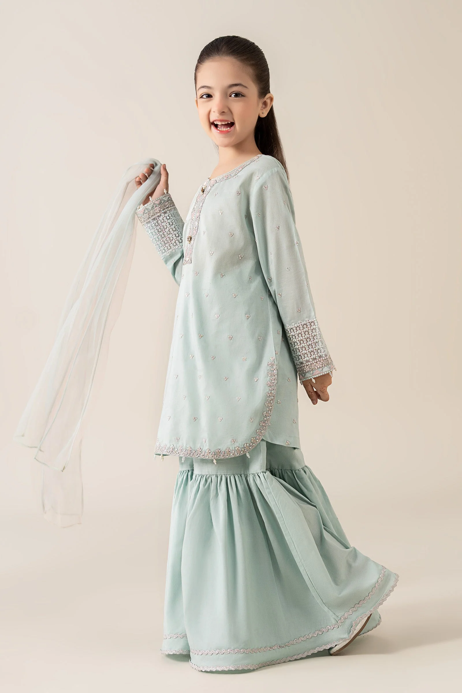 3 Piece Embroidered Lawn Suit - Image 4