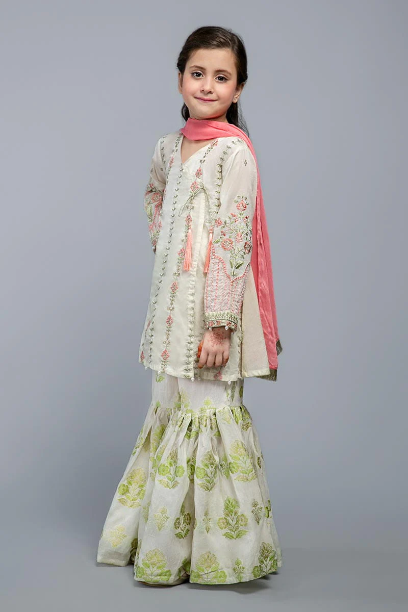 Suit White MKD-SS20-01 - Image 2