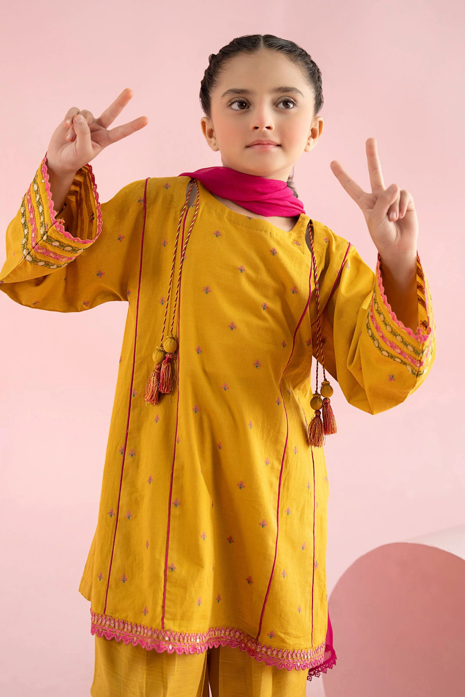 3 Piece Embroidered Jacquard Brochia Suit - Image 3