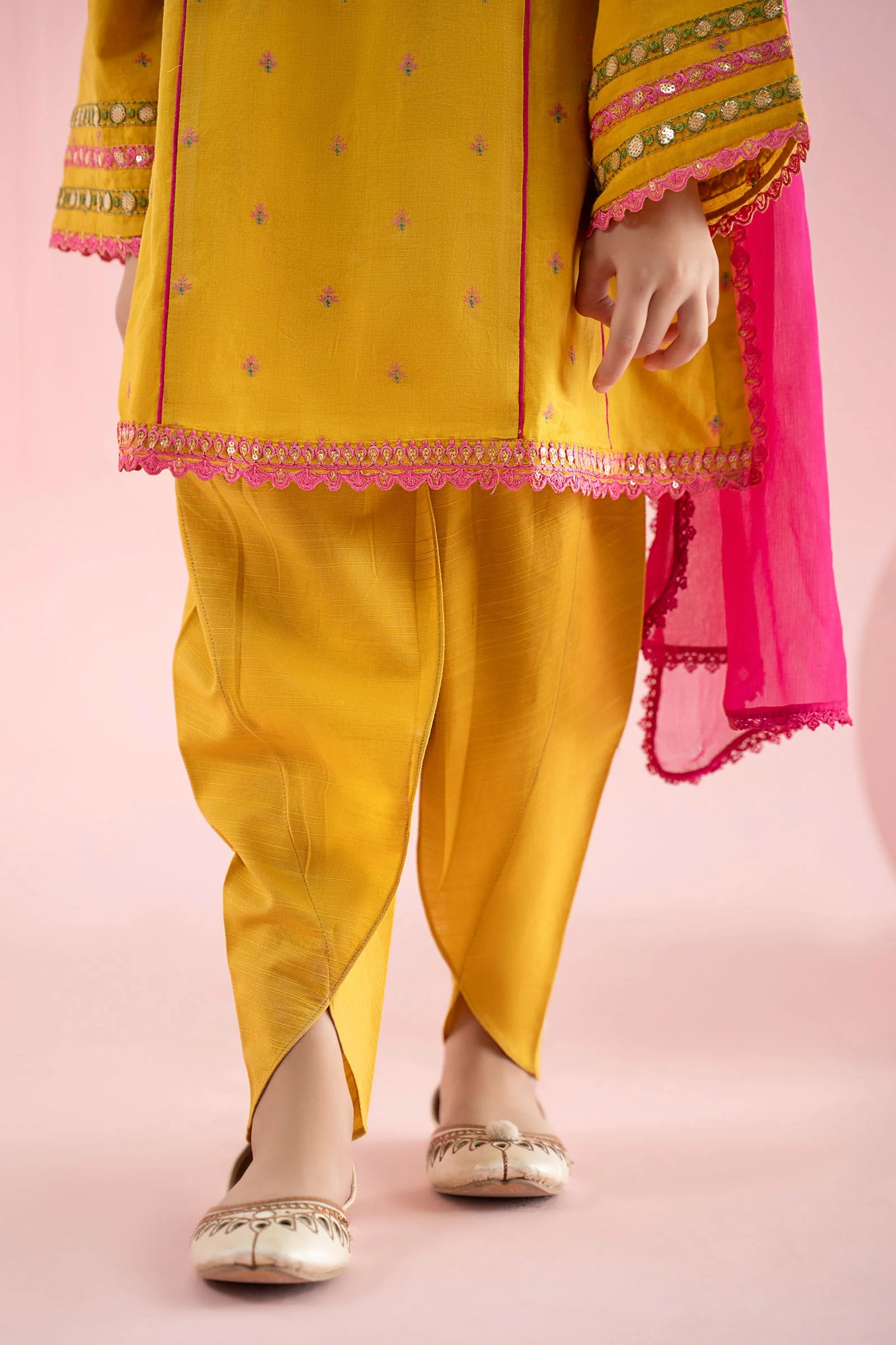 3 Piece Embroidered Jacquard Brochia Suit - Image 6