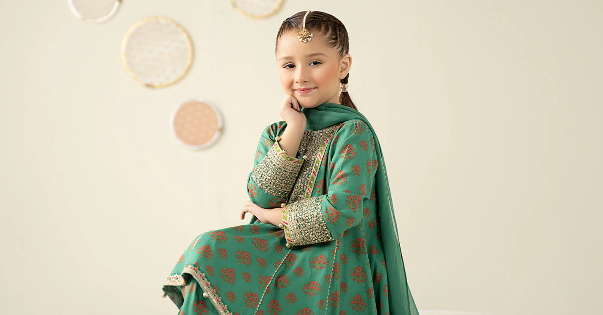3 Piece Embroidered Linen Suit - Image 8
