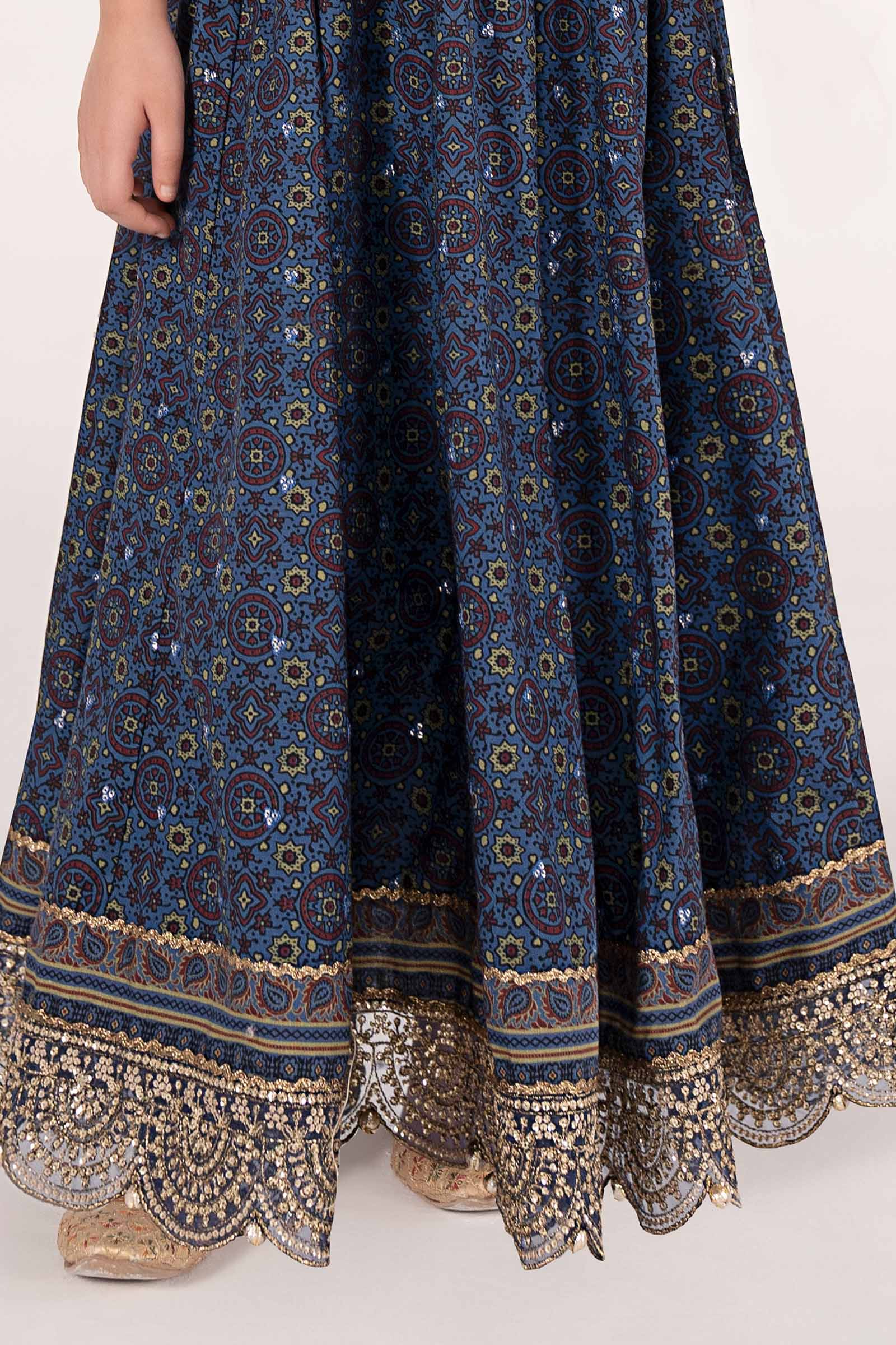 3 Piece Embroidered Slub Khaddar Suit - Image 4
