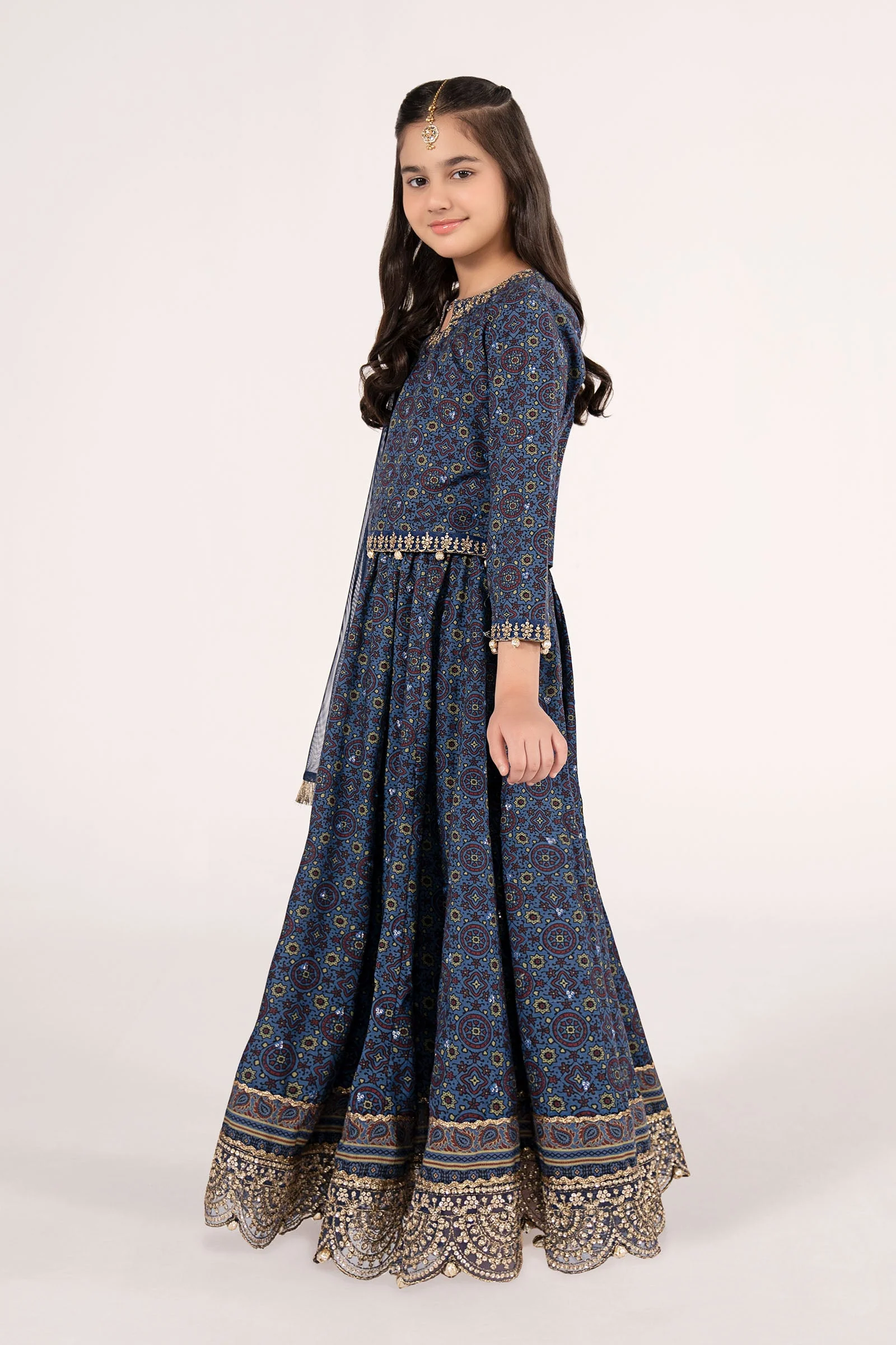 3 Piece Embroidered Slub Khaddar Suit - Image 5