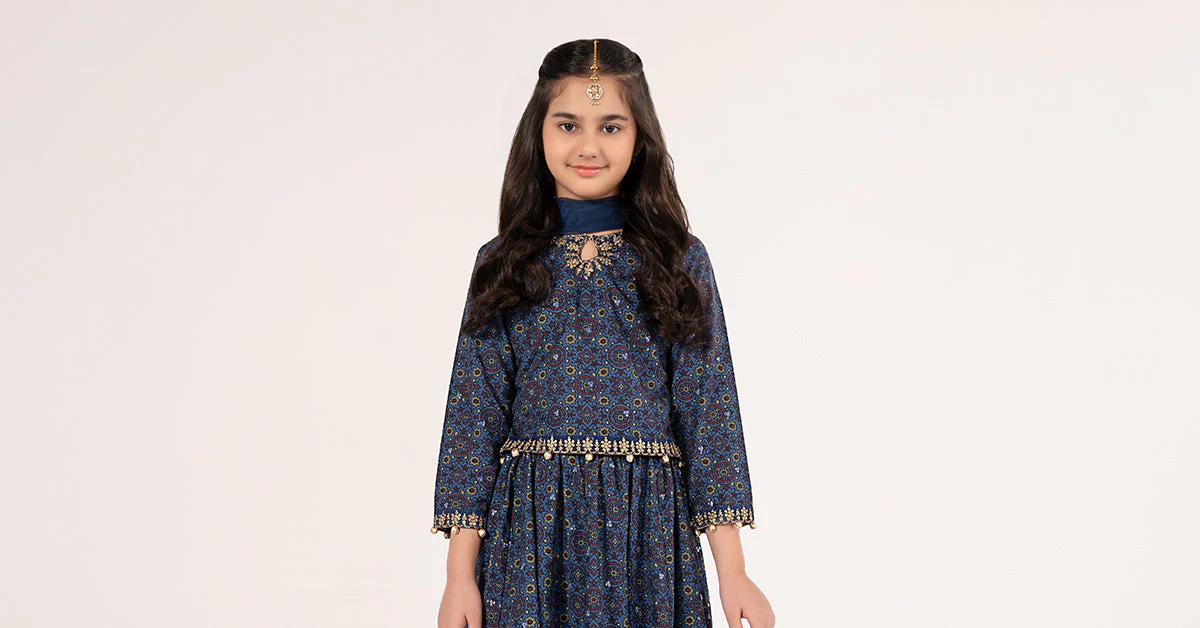 3 Piece Embroidered Slub Khaddar Suit - Image 7
