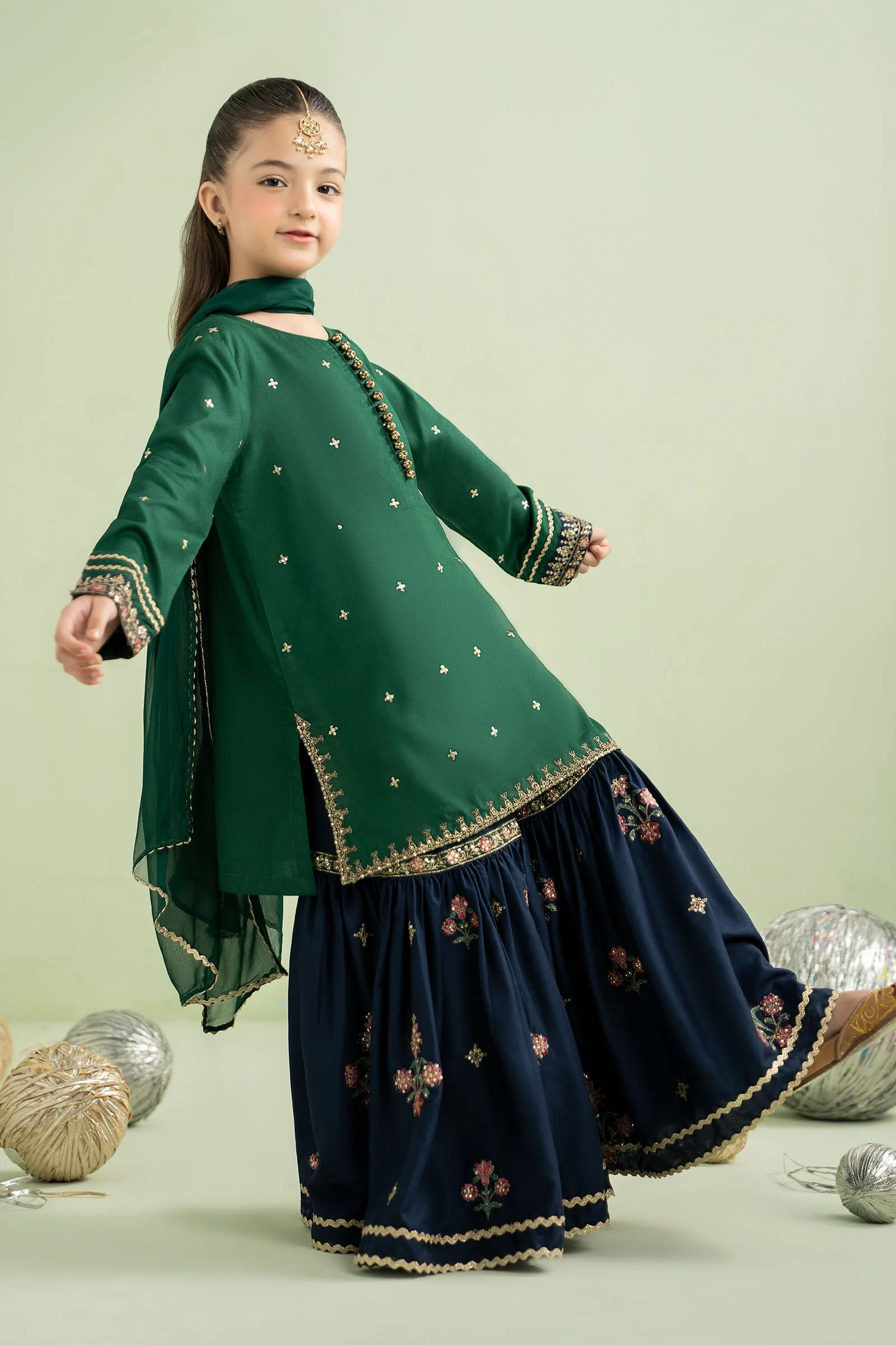 3 Piece Embroidered Linen Suit - Image 3