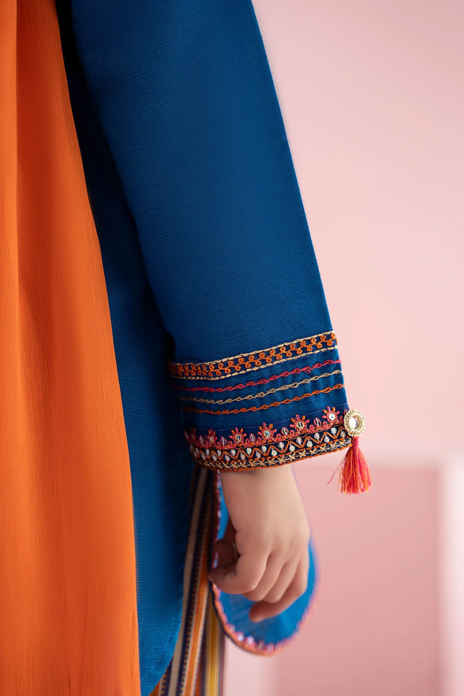 3 Piece Embroidered Slub Khaddar Suit - Image 6