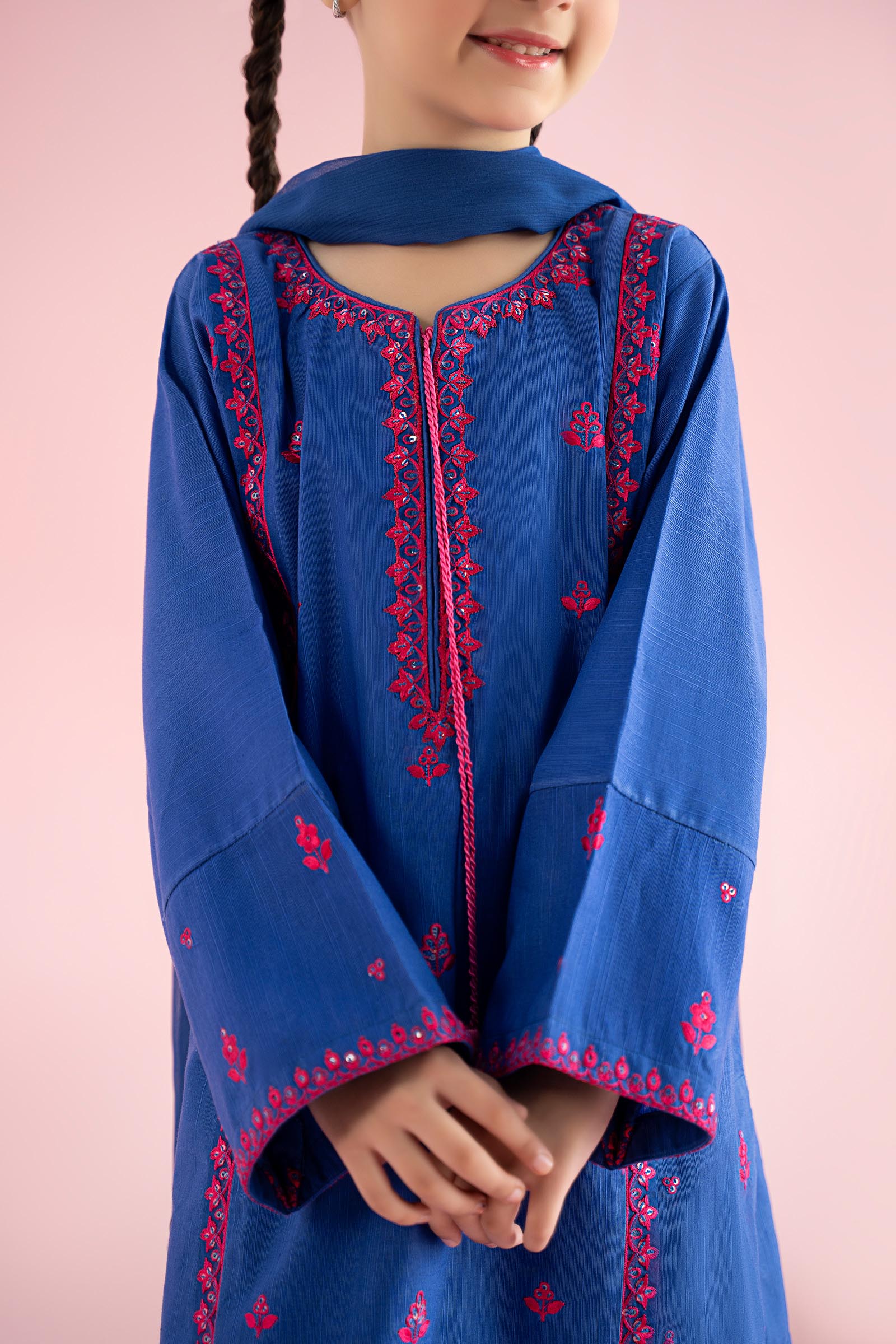 3 Piece Embroidered Khaddar Suit - Image 8