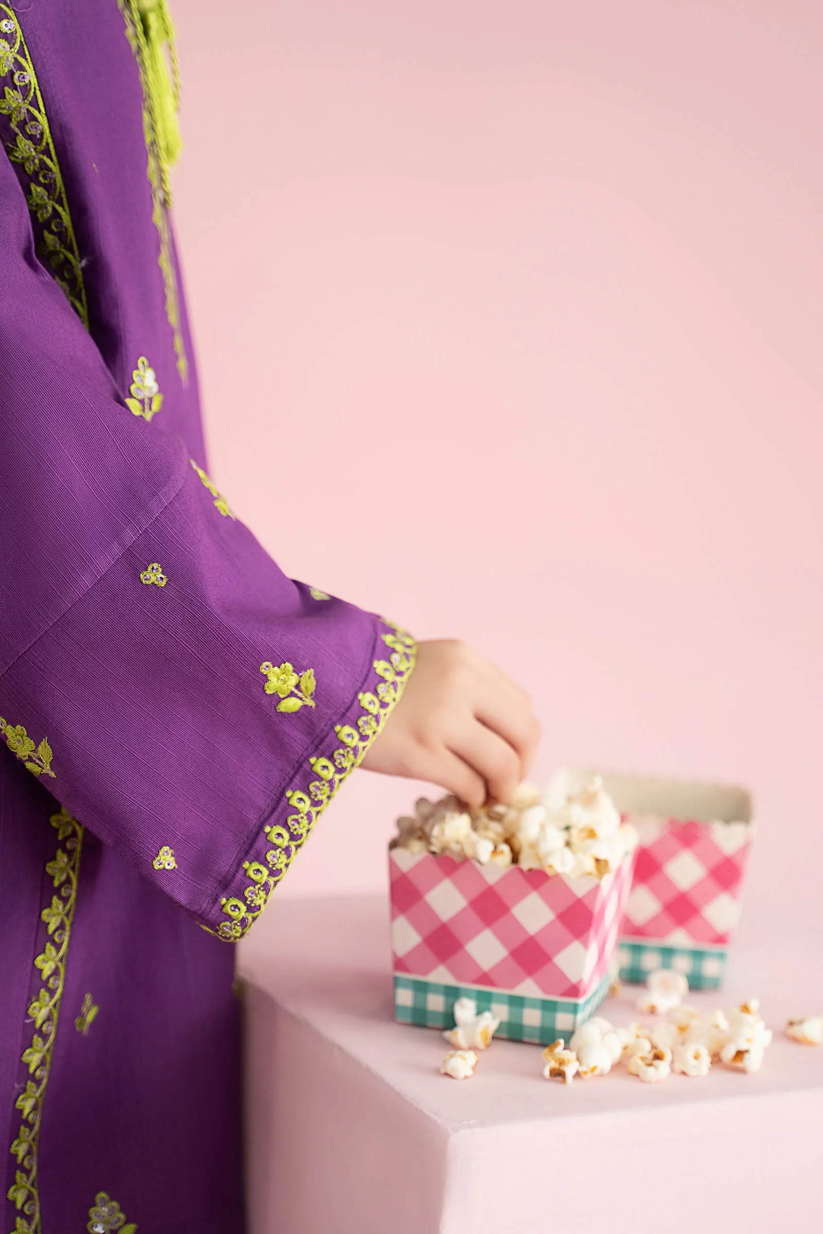 3 Piece Embroidered Khaddar Suit - Image 4
