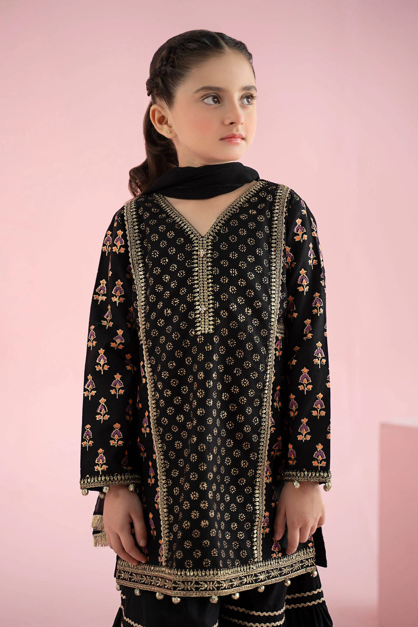 3 Piece Embroidered Karandi Suit - Image 3