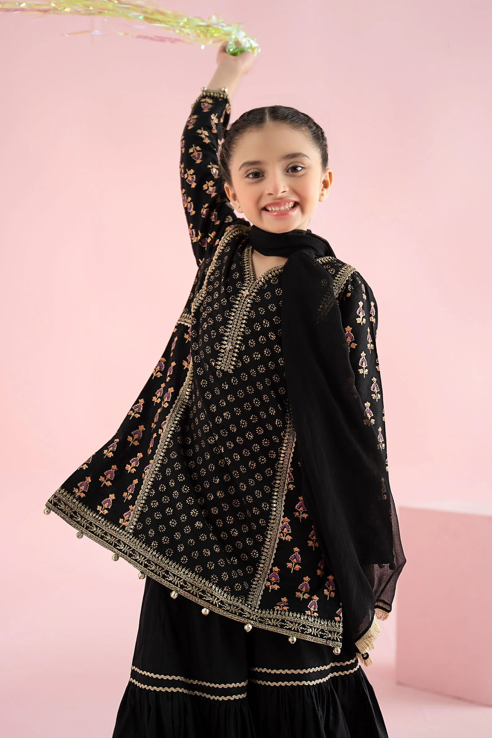 3 Piece Embroidered Karandi Suit - Image 4