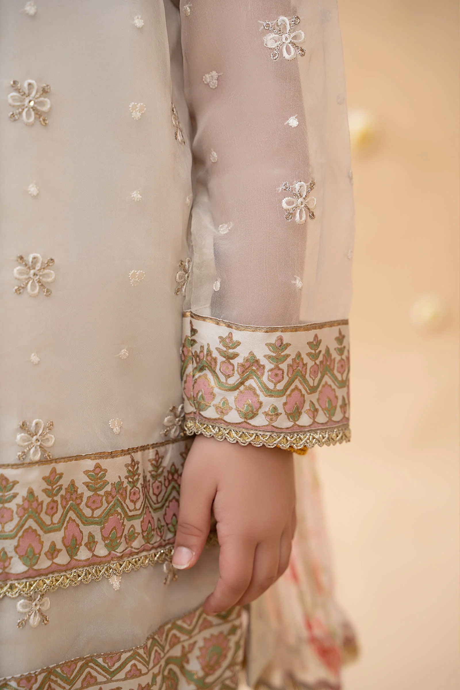 Suit Off White MKS-EA23-26 - Image 4