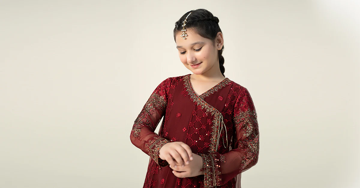 3 Piece Embroidered Suit - Image 7