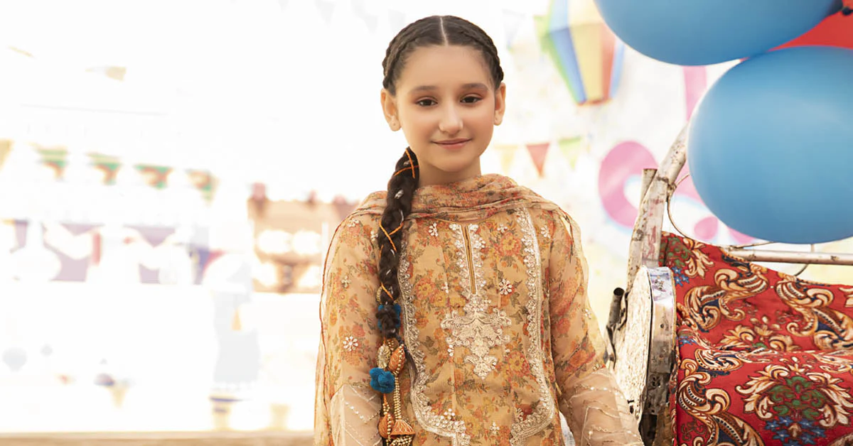 3 Piece Embroidered Zari Masoori Organza Suit - Image 5