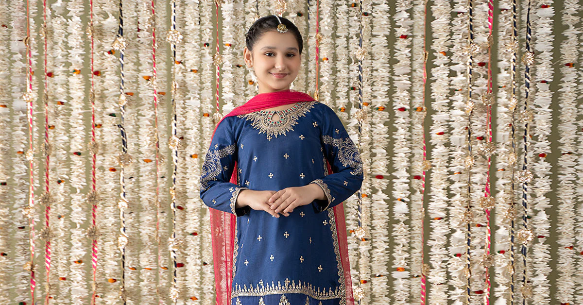3 Piece Embroidered Raw Silk Suit - Image 8