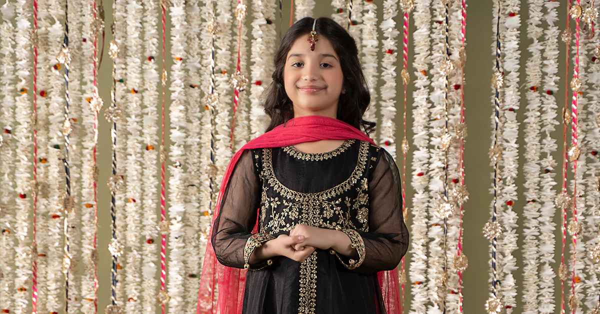 3 Piece Embroidered Organza Suit - Image 6