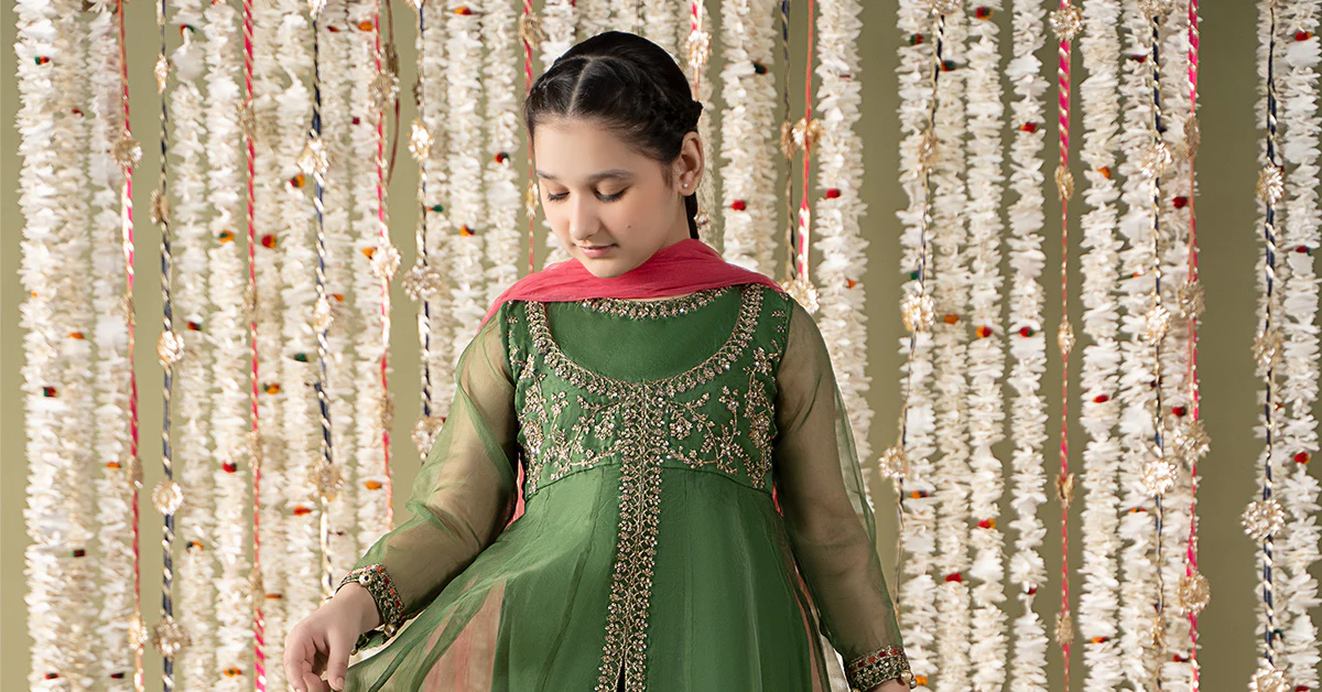3 Piece Embroidered Organza Suit - Image 7