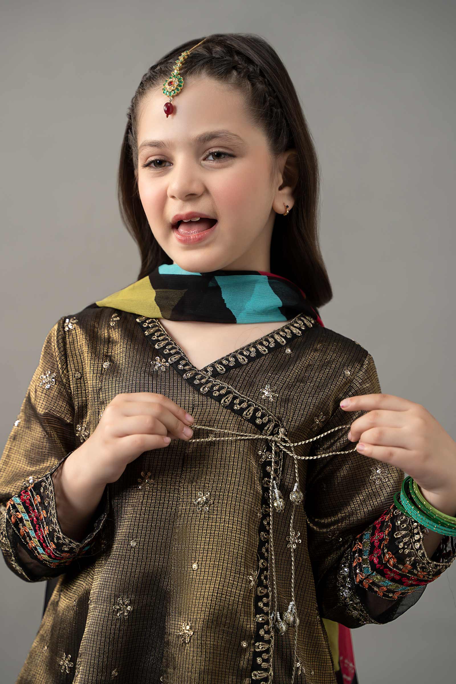 3 Piece Embroidered Cotton Zari Net Suit - Image 3