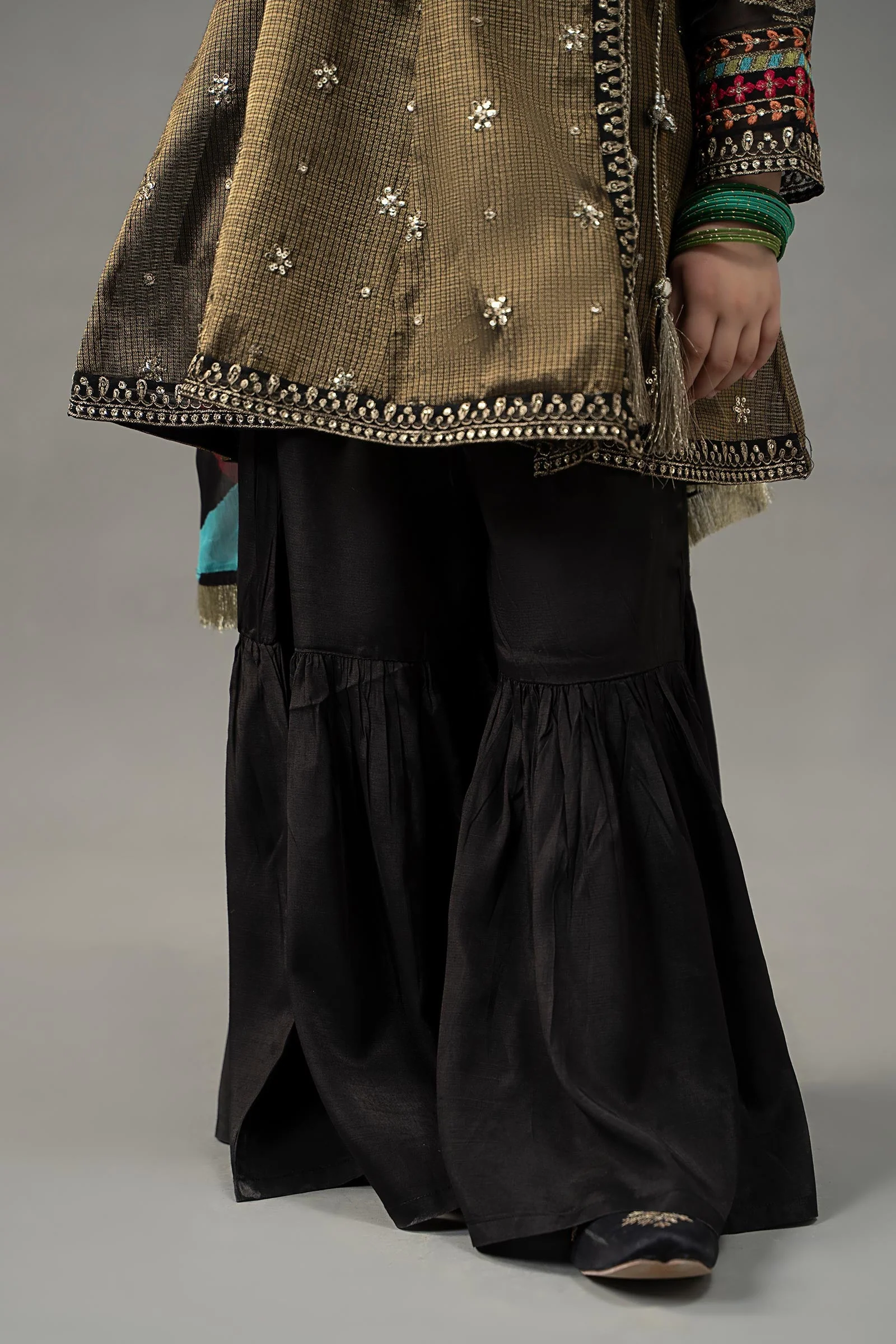 3 Piece Embroidered Cotton Zari Net Suit - Image 5