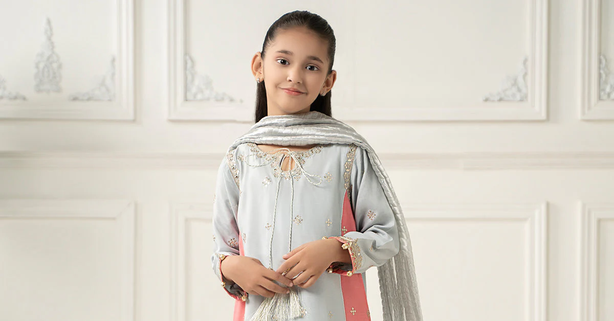 3 Piece Embroidered Polyester Net Suit - Image 6